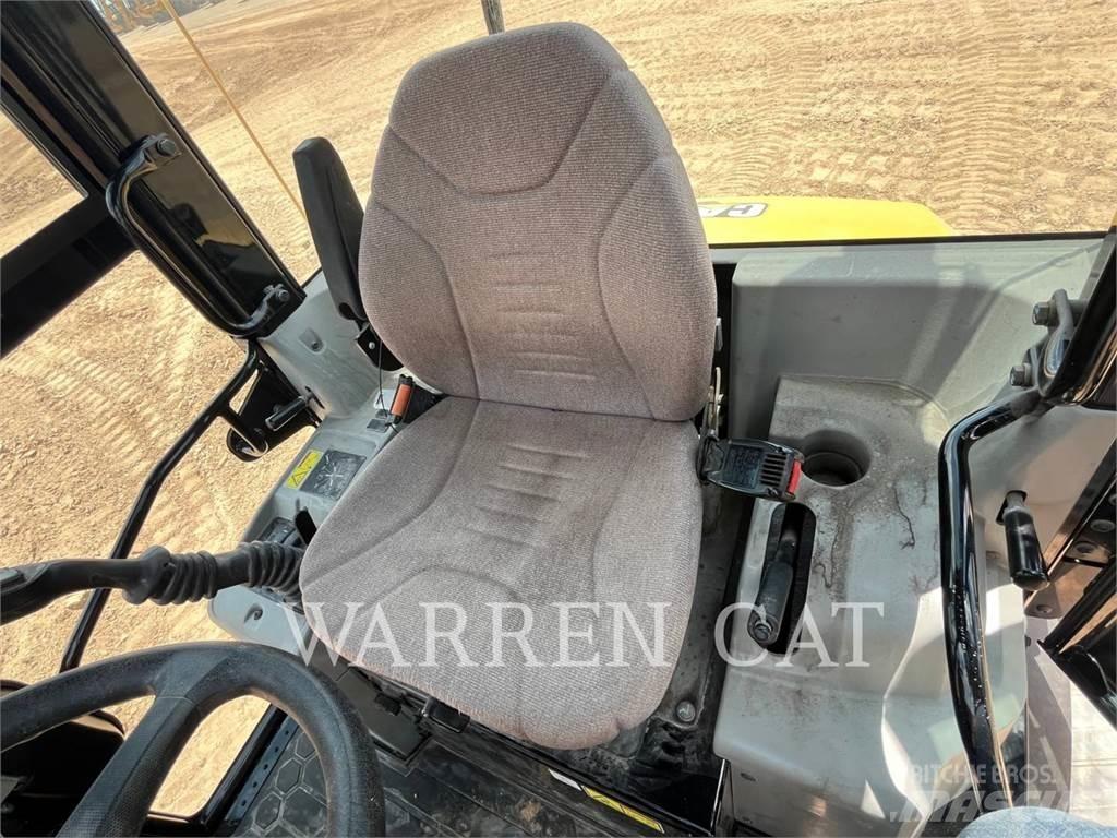 CAT 903D Utovarivači na točkove