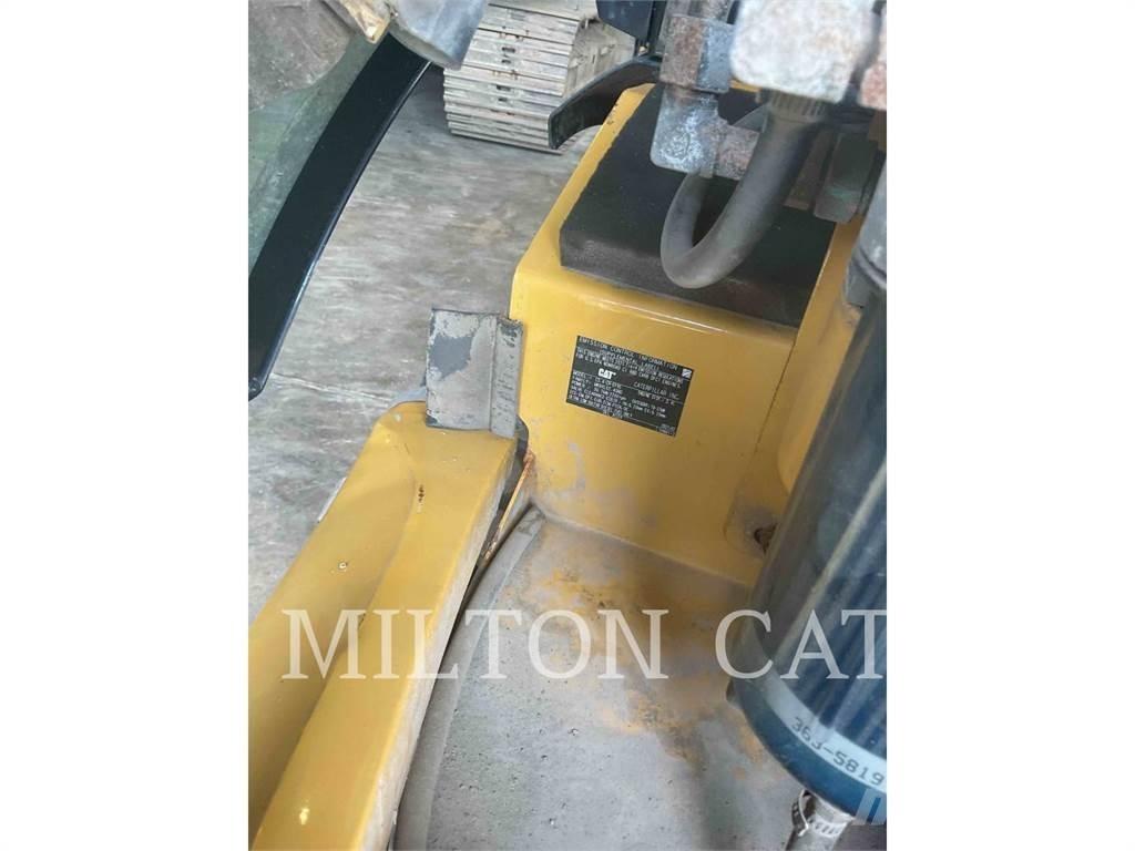 CAT 903D Utovarivači na točkove