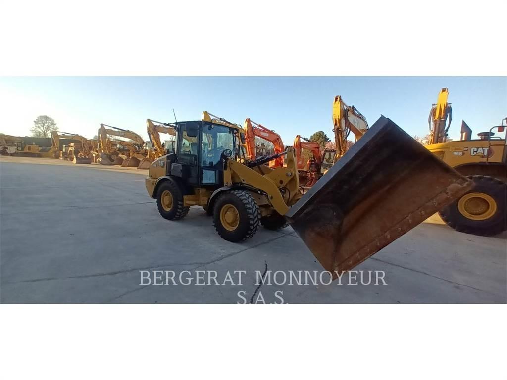 CAT 906 Utovarivači na točkove