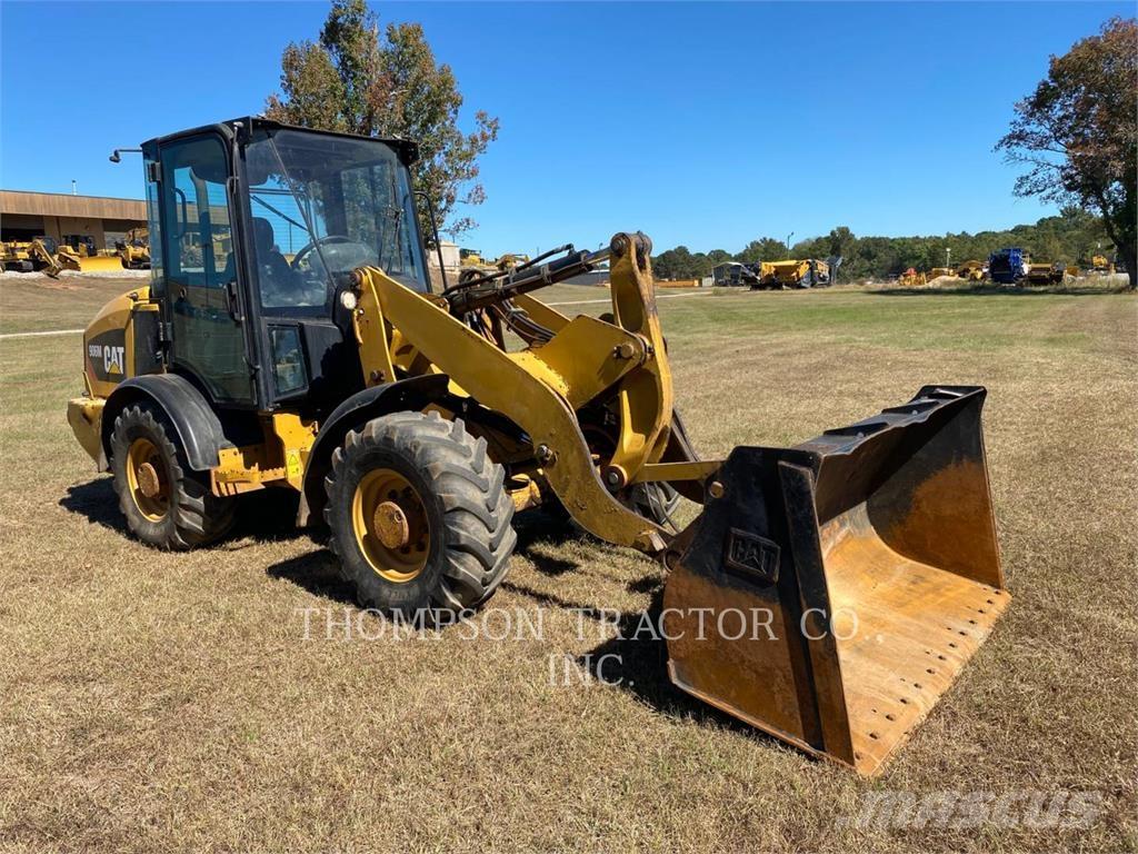 CAT 906 M Utovarivači na točkove