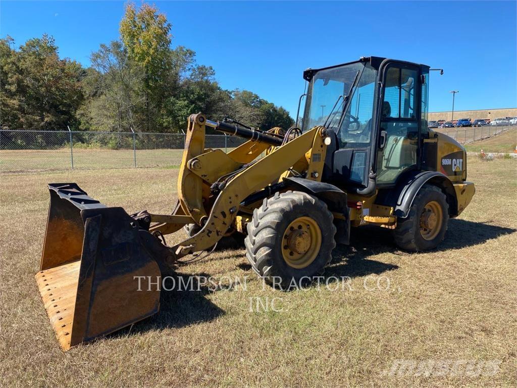 CAT 906 M Utovarivači na točkove