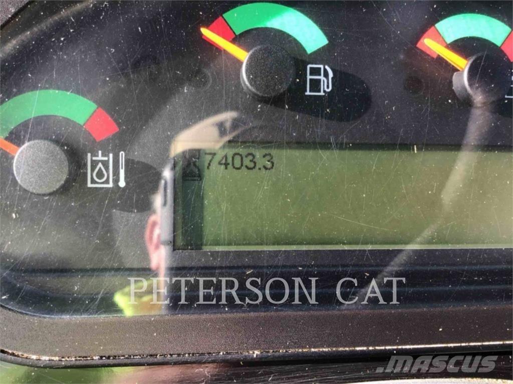 CAT 906M Utovarivači na točkove