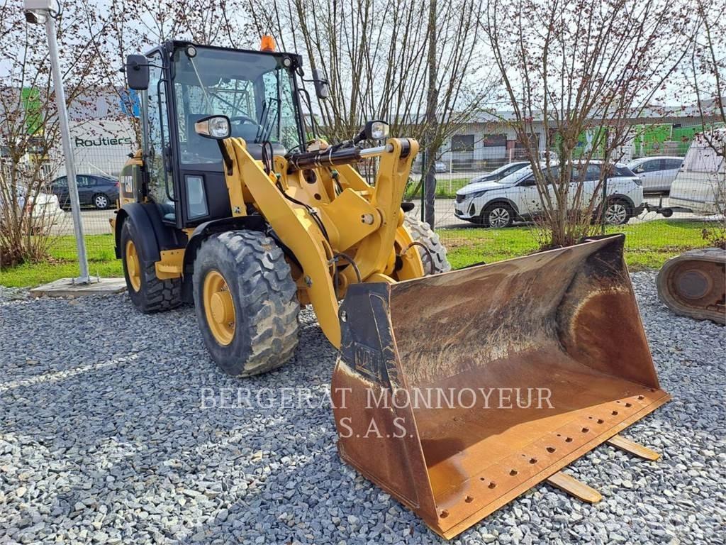 CAT 906M Utovarivači na točkove