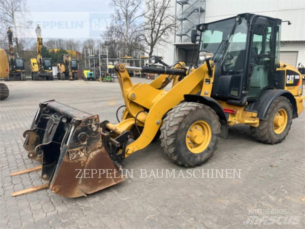 CAT 906M Utovarivači na točkove