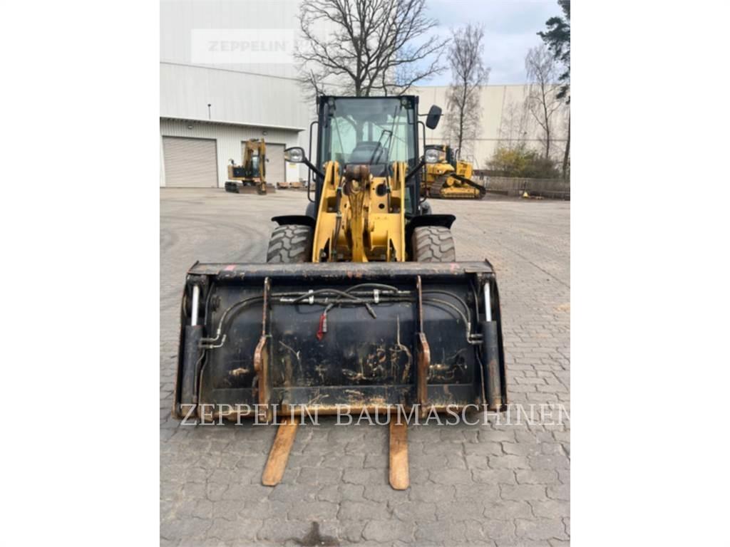 CAT 906M Utovarivači na točkove
