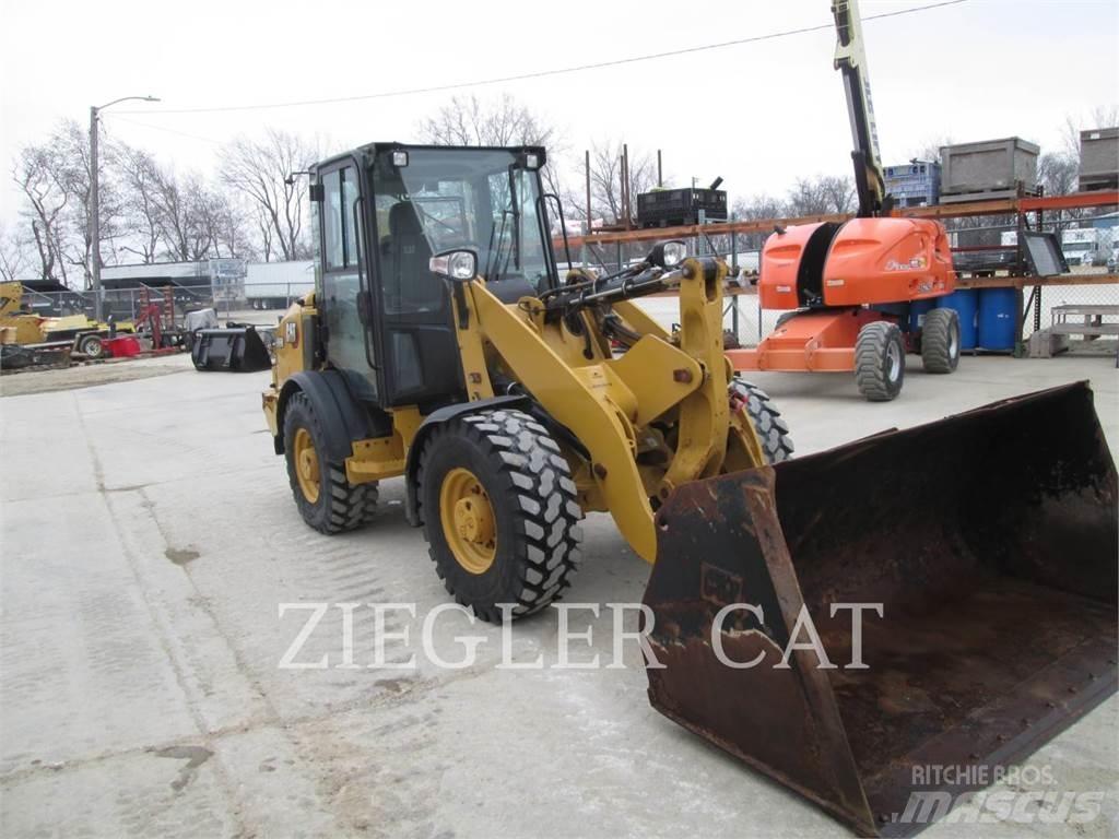 CAT 906M Utovarivači na točkove