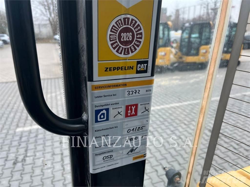 CAT 906M Utovarivači na točkove