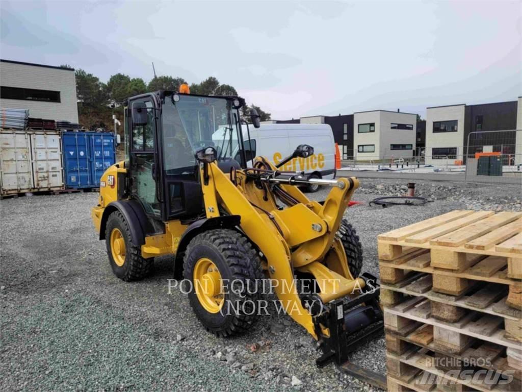 CAT 906M Utovarivači na točkove
