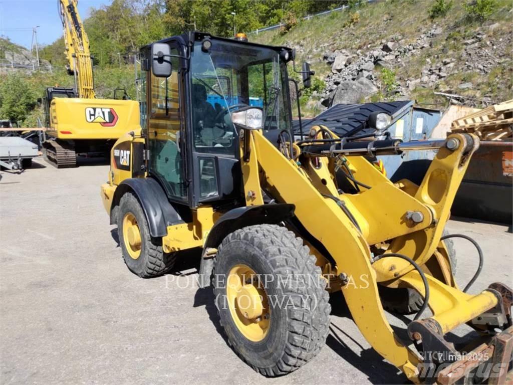 CAT 906M Utovarivači na točkove