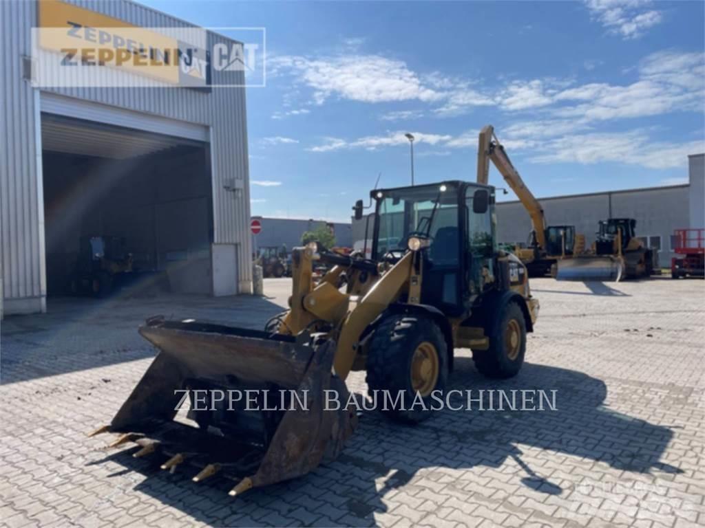 CAT 906M Utovarivači na točkove