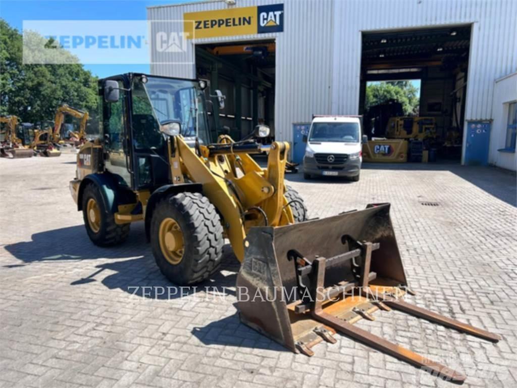 CAT 906M Utovarivači na točkove
