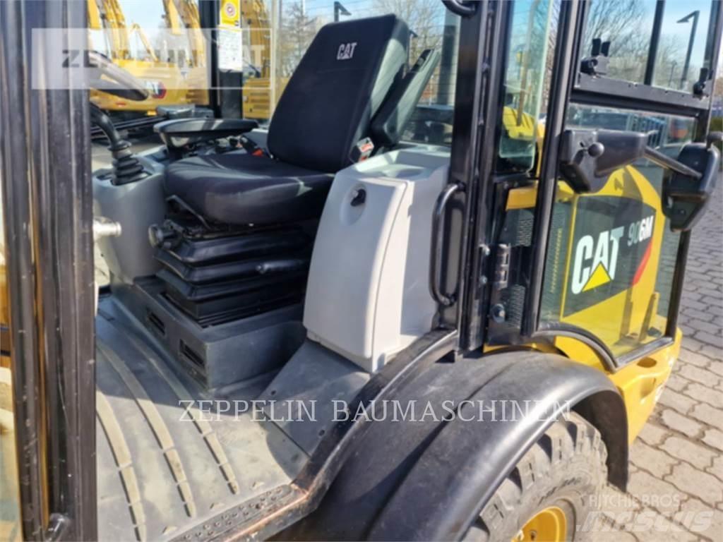 CAT 906M Utovarivači na točkove