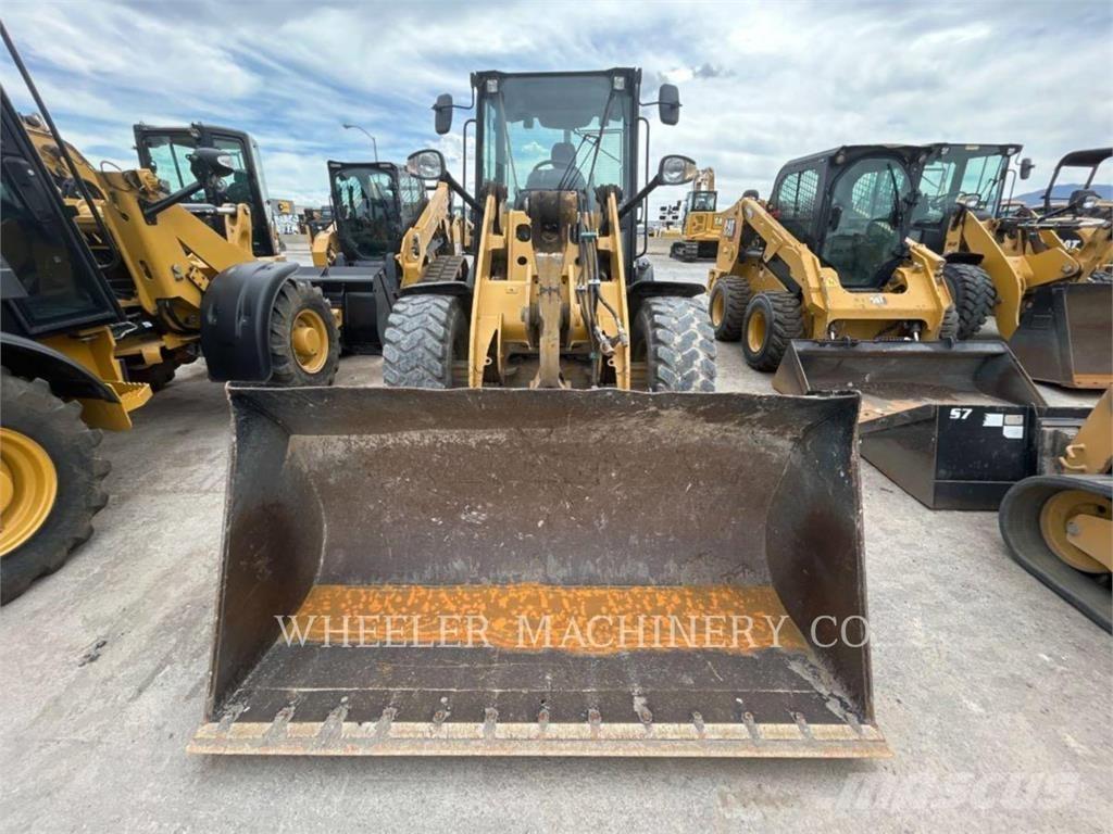 CAT 906M Utovarivači na točkove