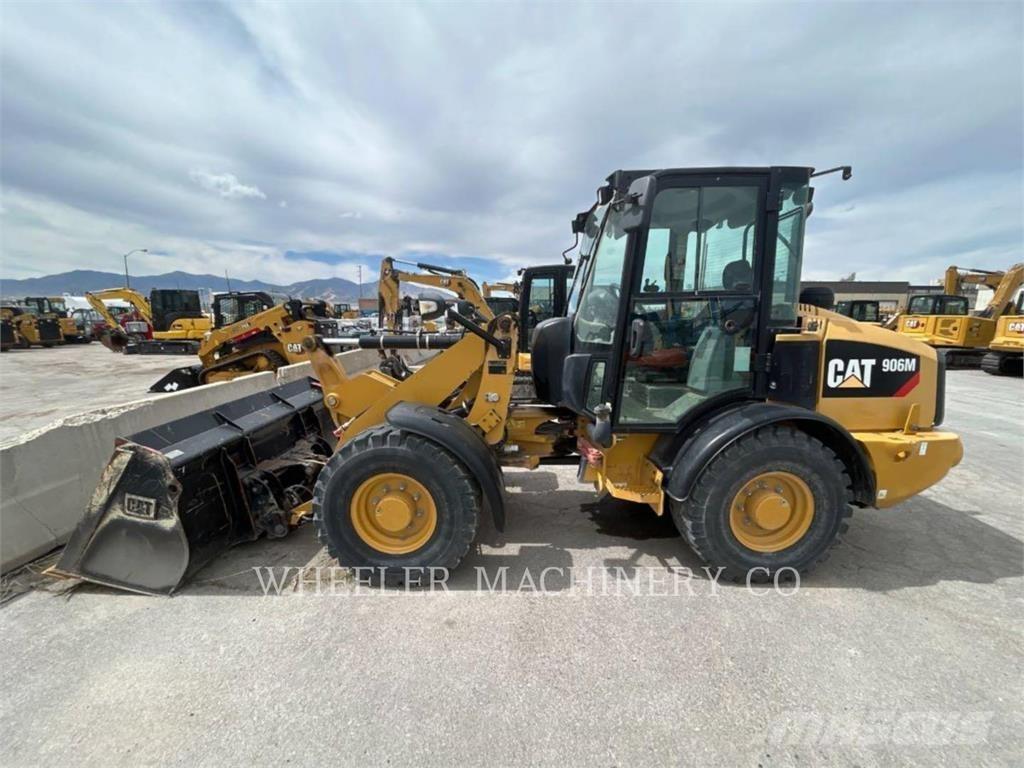 CAT 906M Utovarivači na točkove