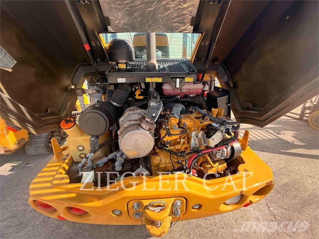 CAT 906M Utovarivači na točkove