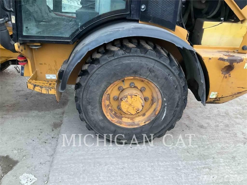 CAT 906M AR Utovarivači na točkove