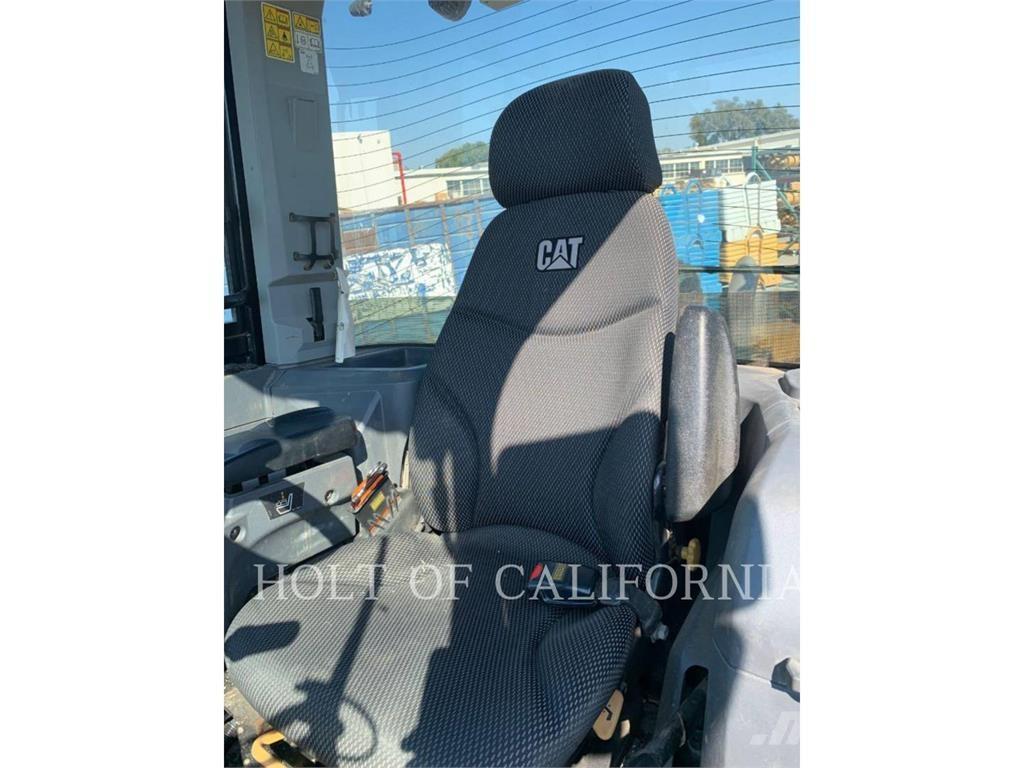 CAT 907 Utovarivači na točkove