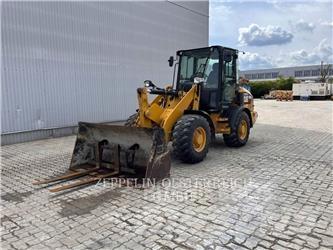CAT 907M Utovarivači na točkove