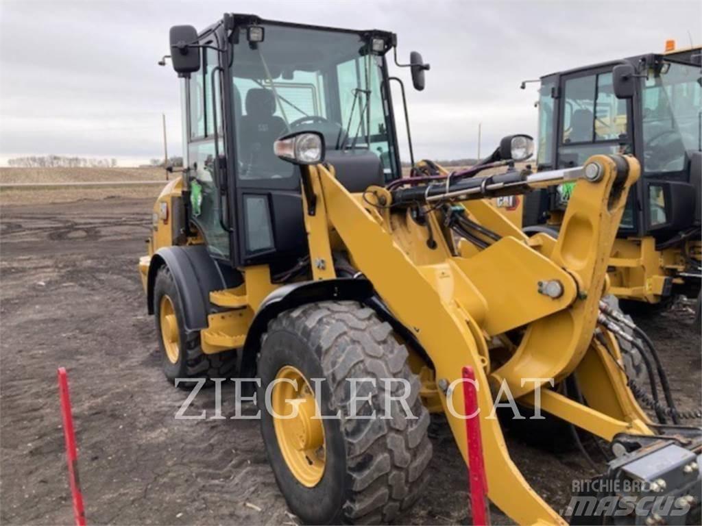 CAT 907M Utovarivači na točkove