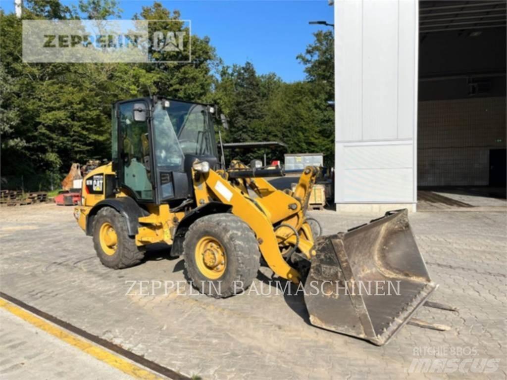 CAT 907M Utovarivači na točkove