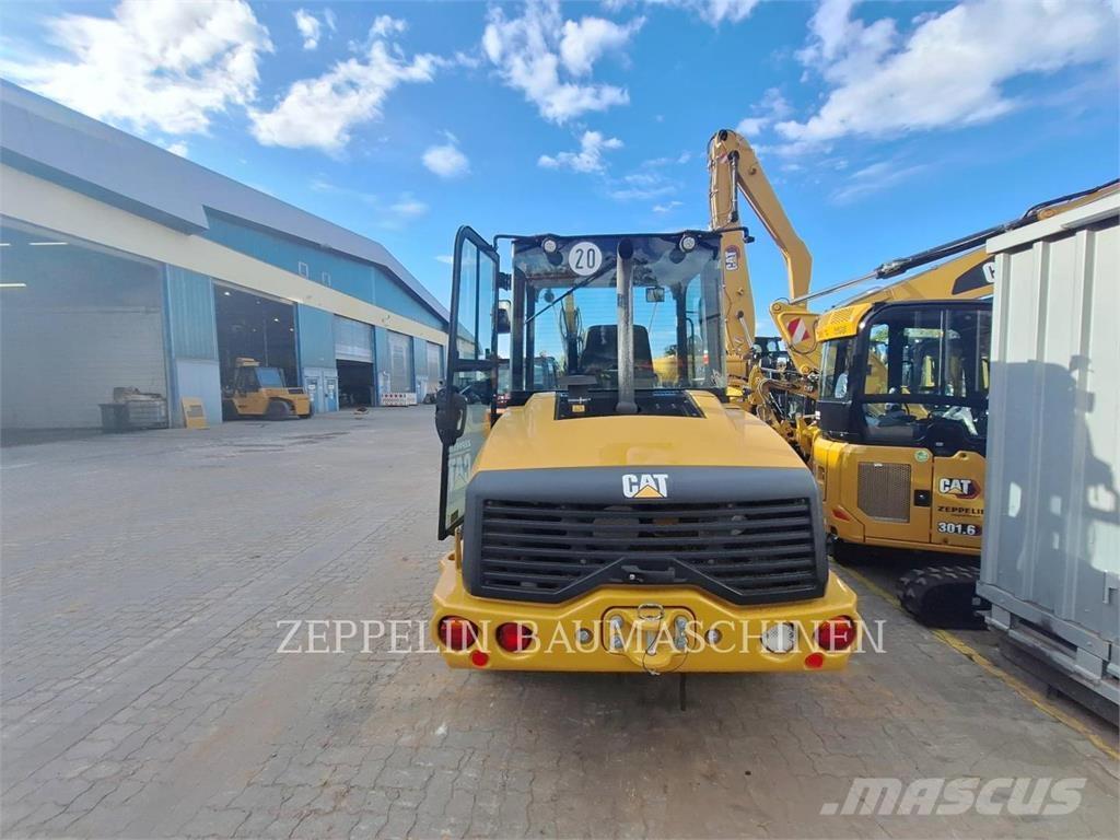 CAT 907M Utovarivači na točkove