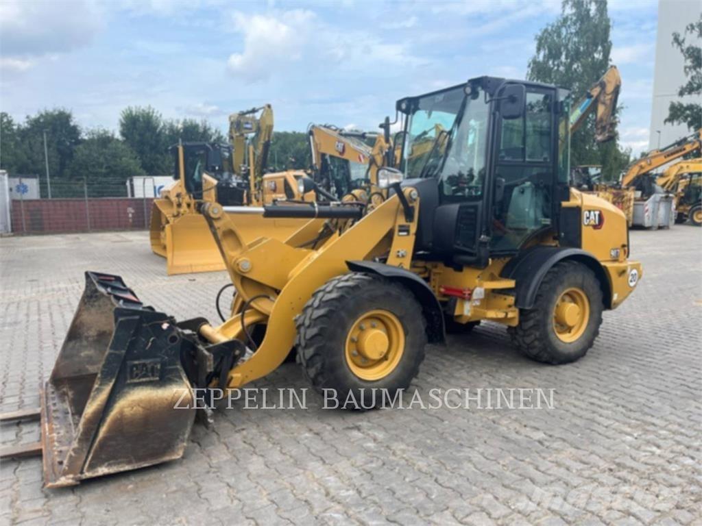 CAT 907M Utovarivači na točkove