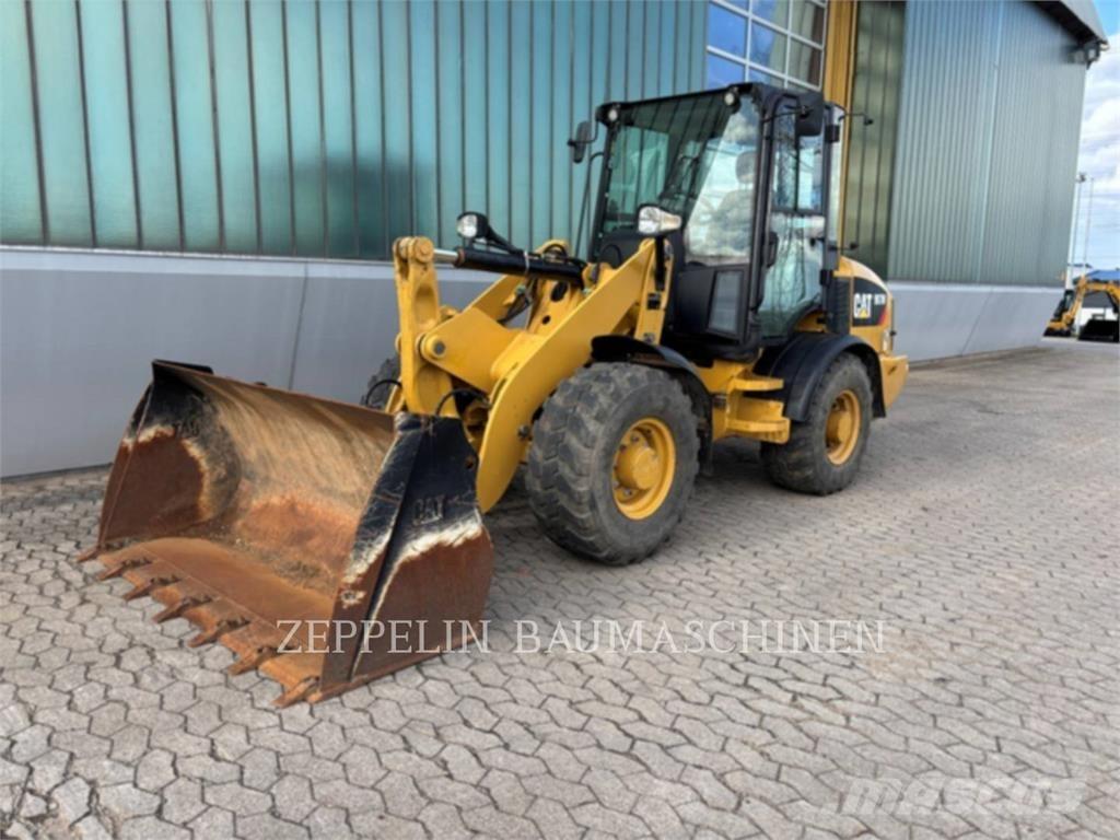 CAT 907M Utovarivači na točkove