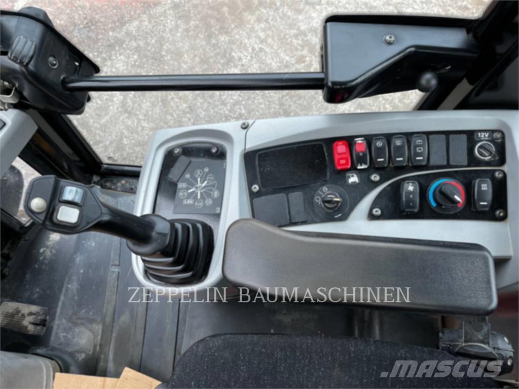 CAT 907M Utovarivači na točkove