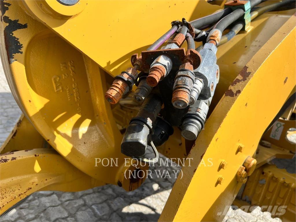 CAT 908M Utovarivači na točkove