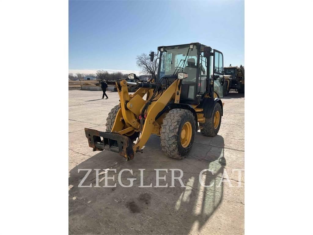 CAT 908M Utovarivači na točkove