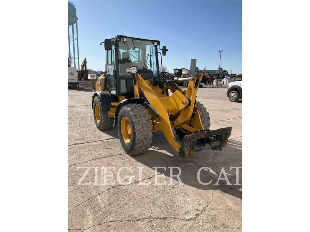 CAT 908M Utovarivači na točkove