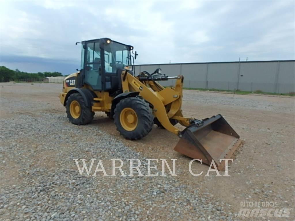 CAT 908M Utovarivači na točkove