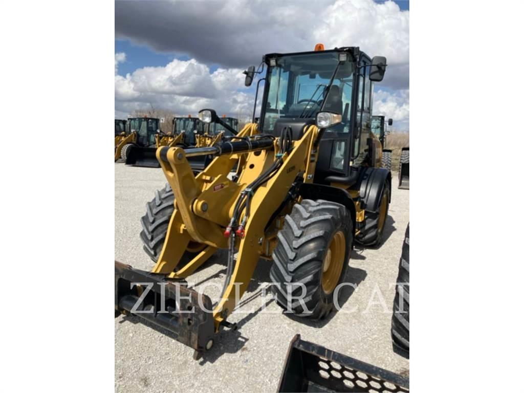 CAT 908M Utovarivači na točkove
