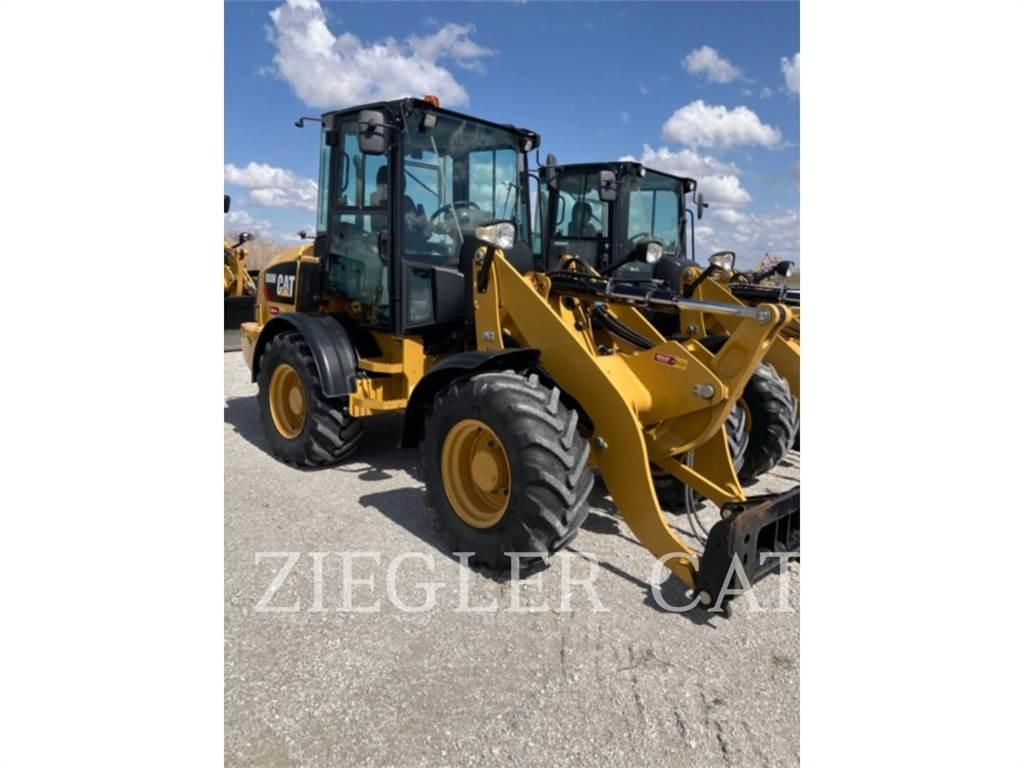 CAT 908M Utovarivači na točkove