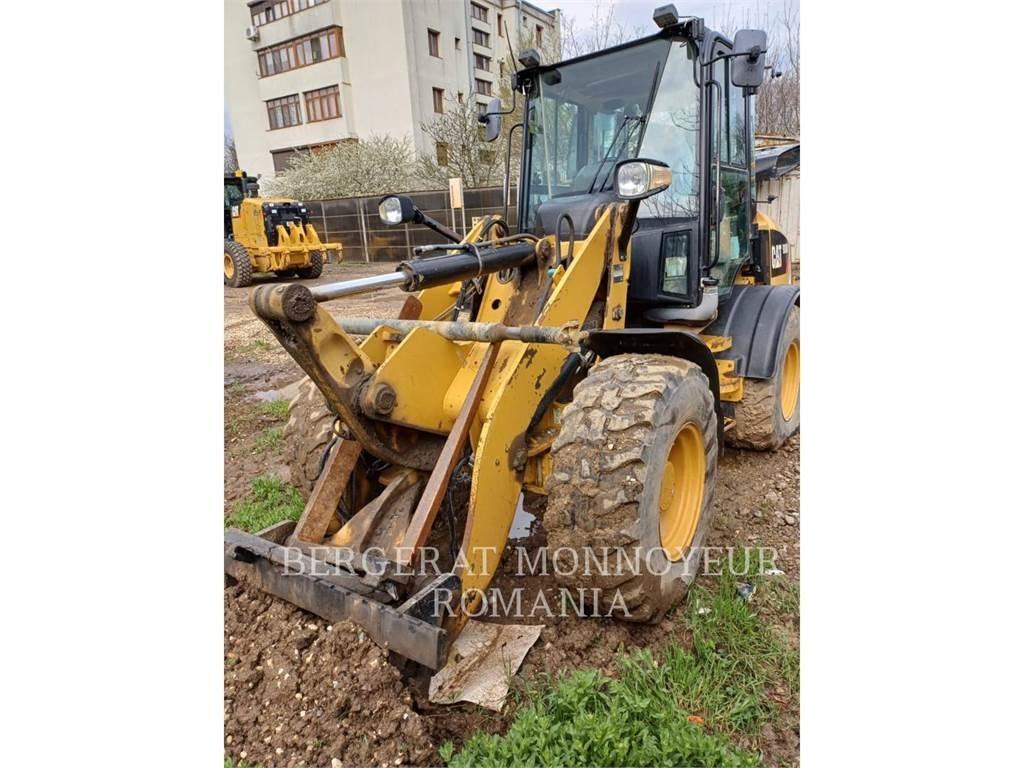 CAT 908M Utovarivači na točkove