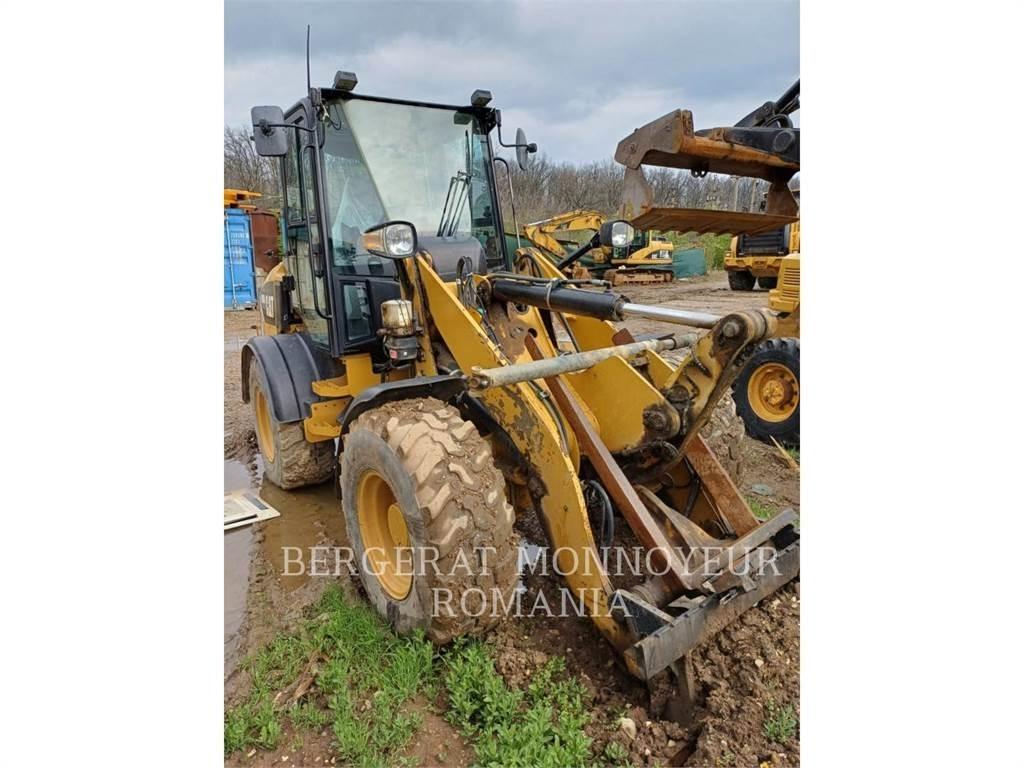 CAT 908M Utovarivači na točkove