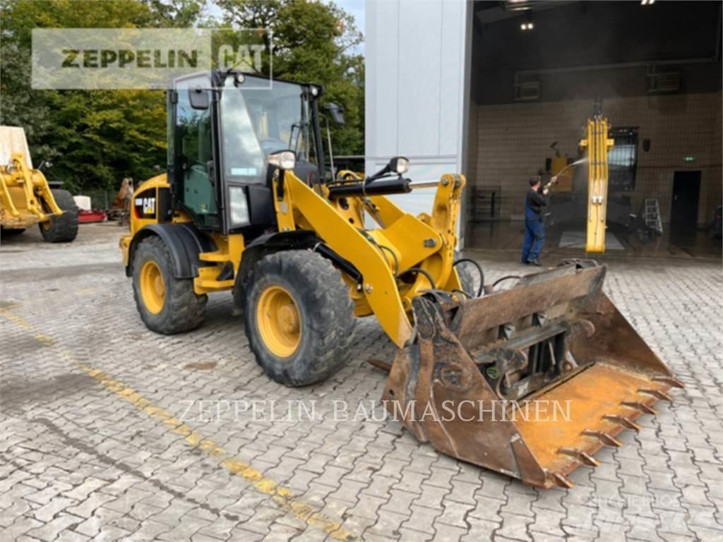CAT 908M Utovarivači na točkove