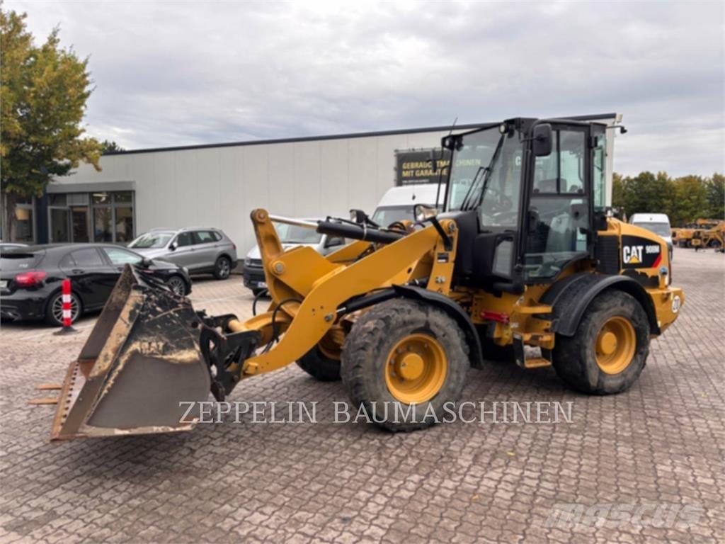 CAT 908M Utovarivači na točkove