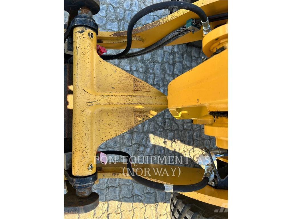 CAT 908M Utovarivači na točkove