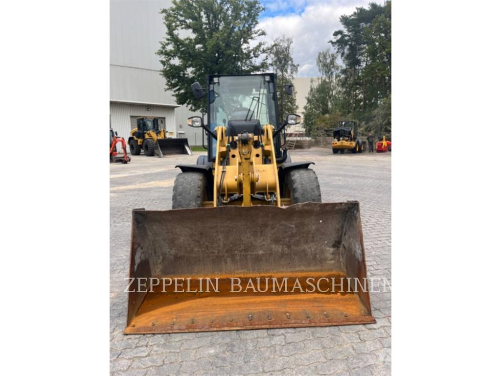 CAT 908M Utovarivači na točkove