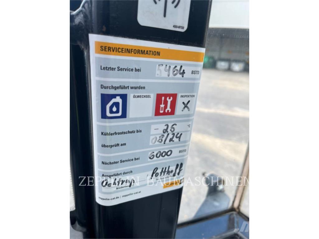 CAT 908M Utovarivači na točkove