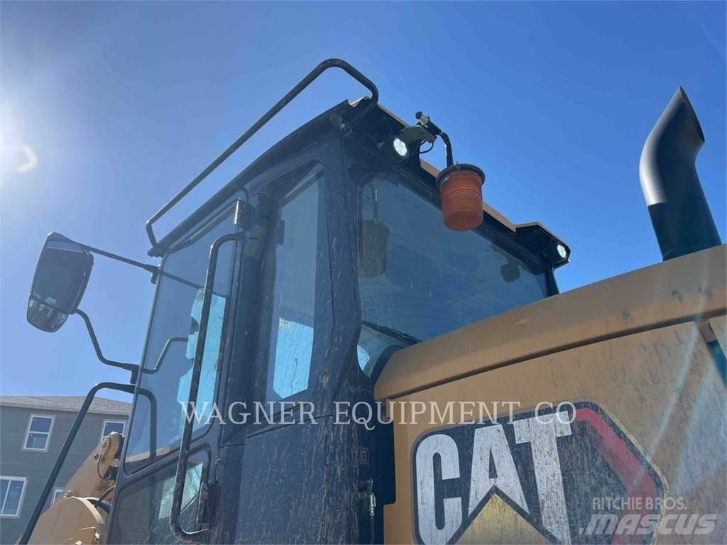 CAT 930 Utovarivači na točkove