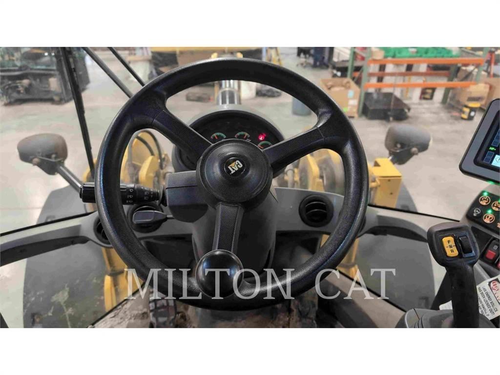 CAT 930M Utovarivači na točkove