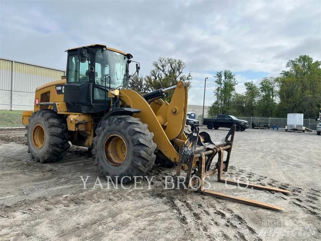 CAT 930M Utovarivači na točkove