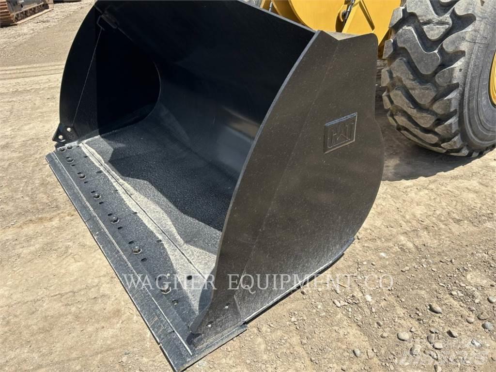 CAT 930M Utovarivači na točkove