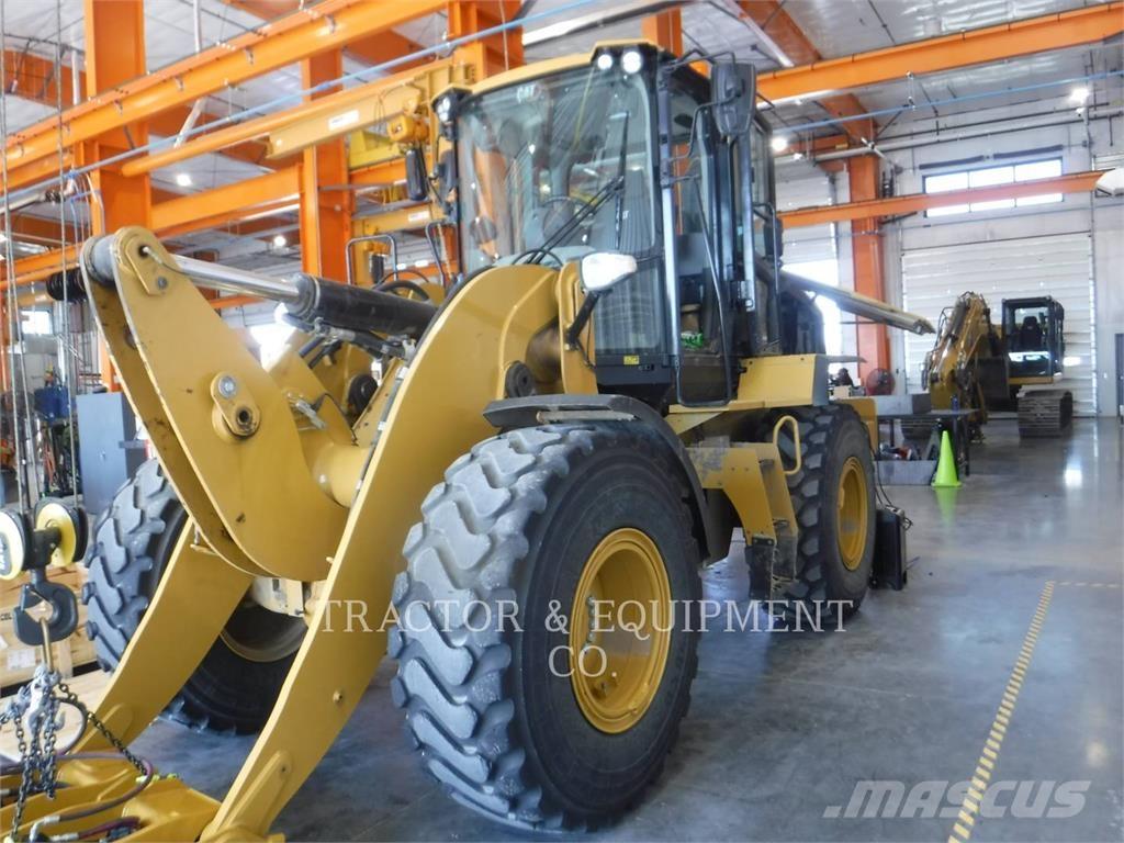 CAT 930M Utovarivači na točkove