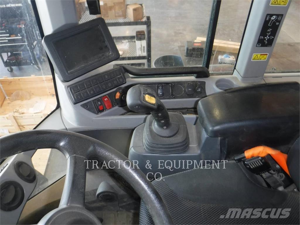 CAT 930M Utovarivači na točkove