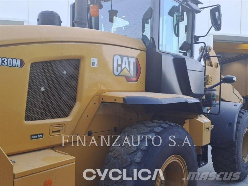 CAT 930M Utovarivači na točkove