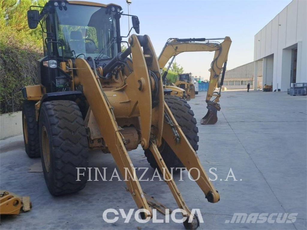 CAT 930M Utovarivači na točkove
