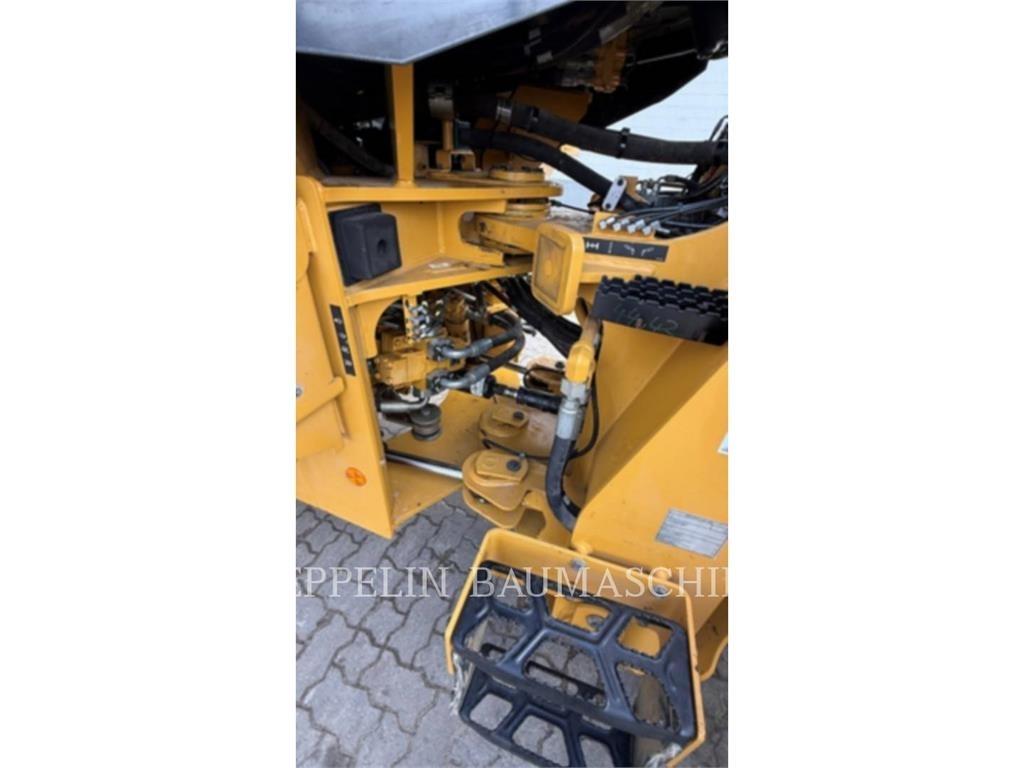 CAT 930M Utovarivači na točkove